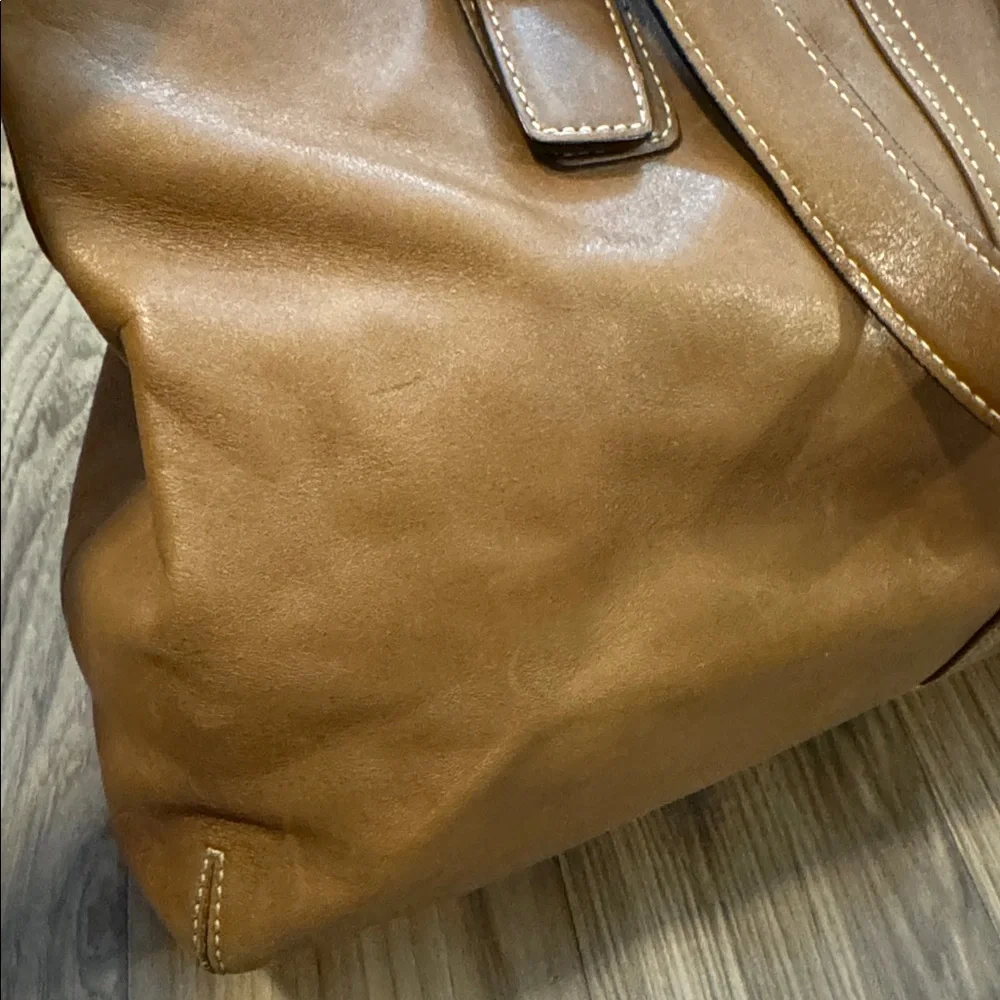 Coach Vintage Hamptons Buckle Soft Leather Tan Silvertone Shoulder Satchel Bag